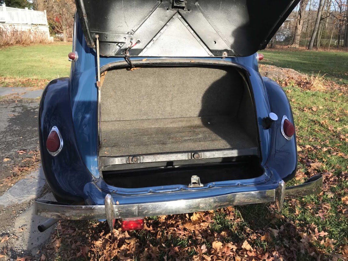 Auction Sept 20 10:30AM EST: Rare 9-person Familiale, long-wheelbase Traction Avant 11. Running & perfect for weddings, parades, test drive in Freehold, NY before auction.
