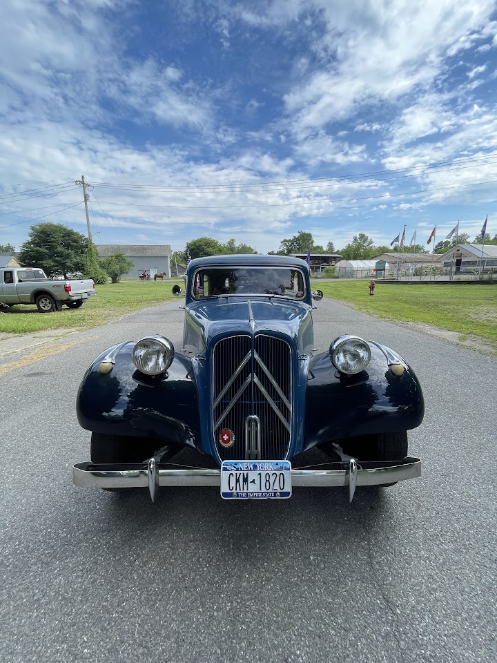Auction Sept 20 10:30AM EST: Rare 9-person Familiale, long-wheelbase Traction Avant 11. Running & perfect for weddings, parades, test drive in Freehold, NY before auction.